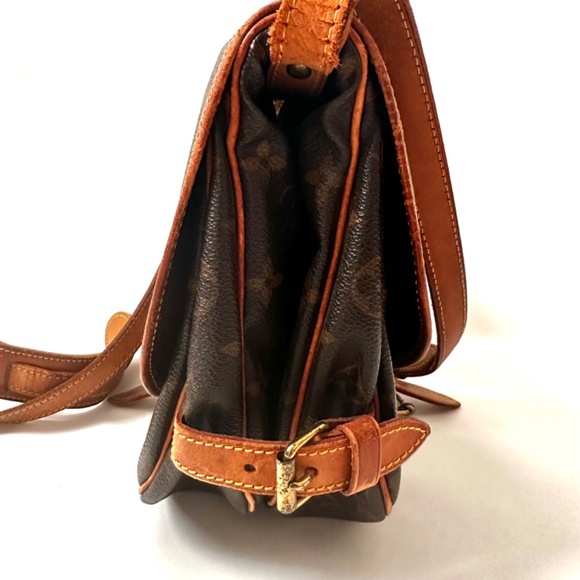 Louis Vuitton Monogram Saumur MM (30) - Picture 2 of 16